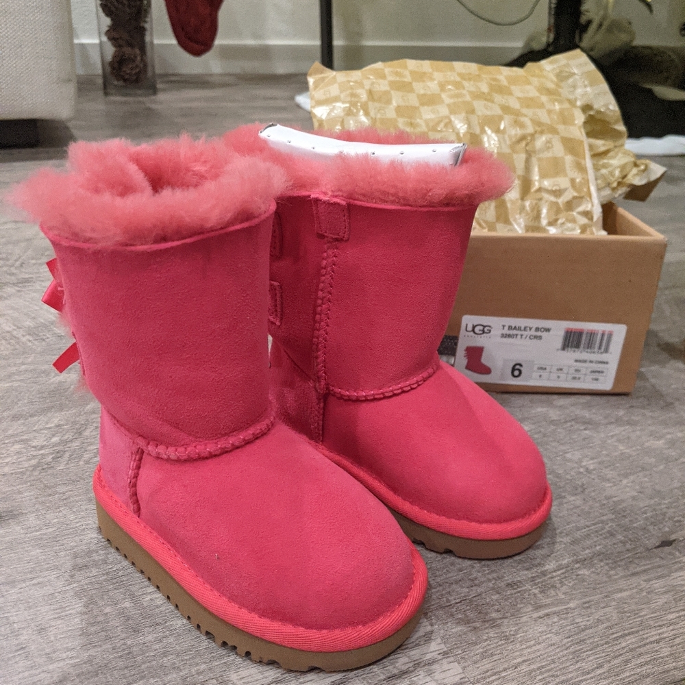 BRAND NEW! Girl's UGG Boots - Bailey Bow - Size 6 - Hot Pink
